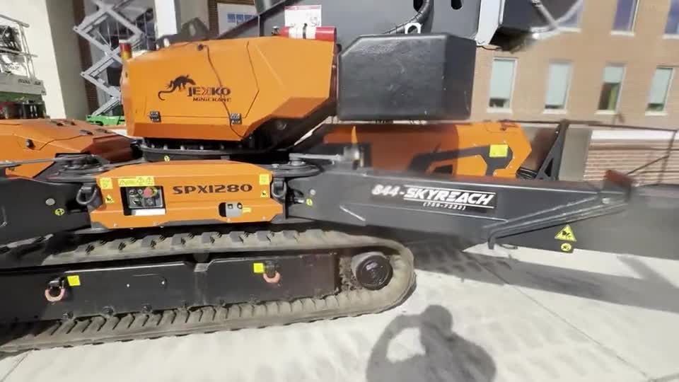 Jekko SPX1280 mini crawler crane working a University of Maryland campus job site